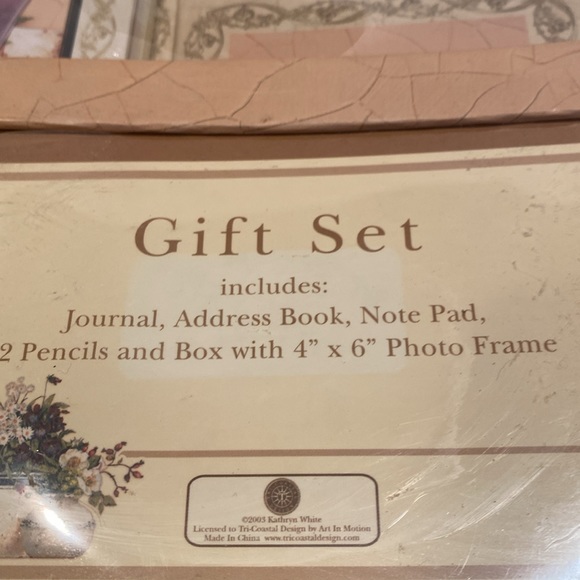NWOT & Vintage 2003 Stationery Gift Set - Picture 5 of 7